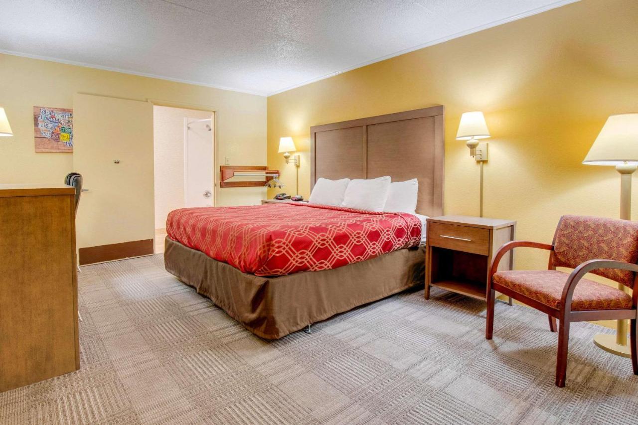 Econo Lodge Ленор-Сіті Екстер'єр фото